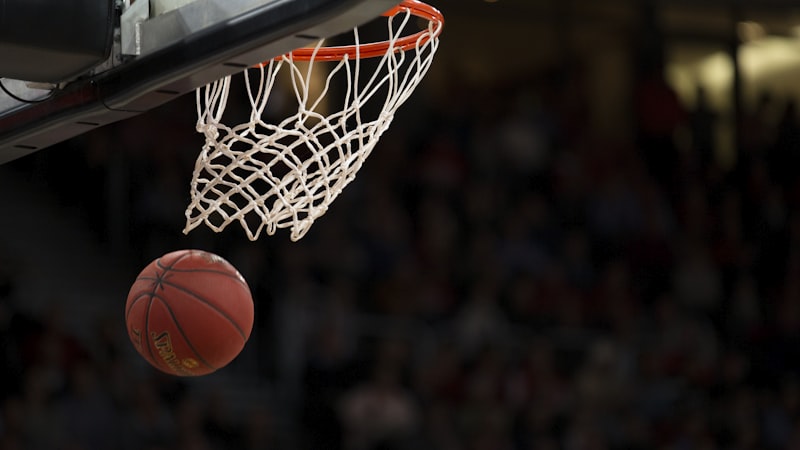 NBA洛杉矶湖人队对阵金州勇士队比赛直播画面