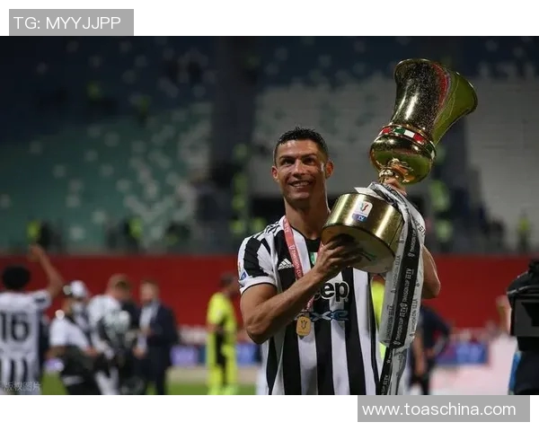 C罗同时入选三大豪门最佳阵容引热议：到底谁才是真正的传奇？